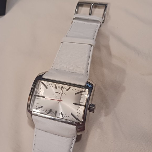 Like-New VINTAGE NAUTICA Watch - Picture 8 of 13